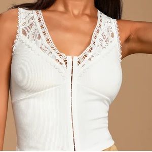 NEW White Lace Ribbed Sleeveless Crop Top, size M, never worn